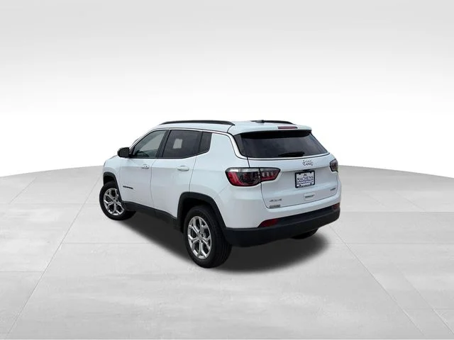 Used 2024 White Jeep Latitude image 5