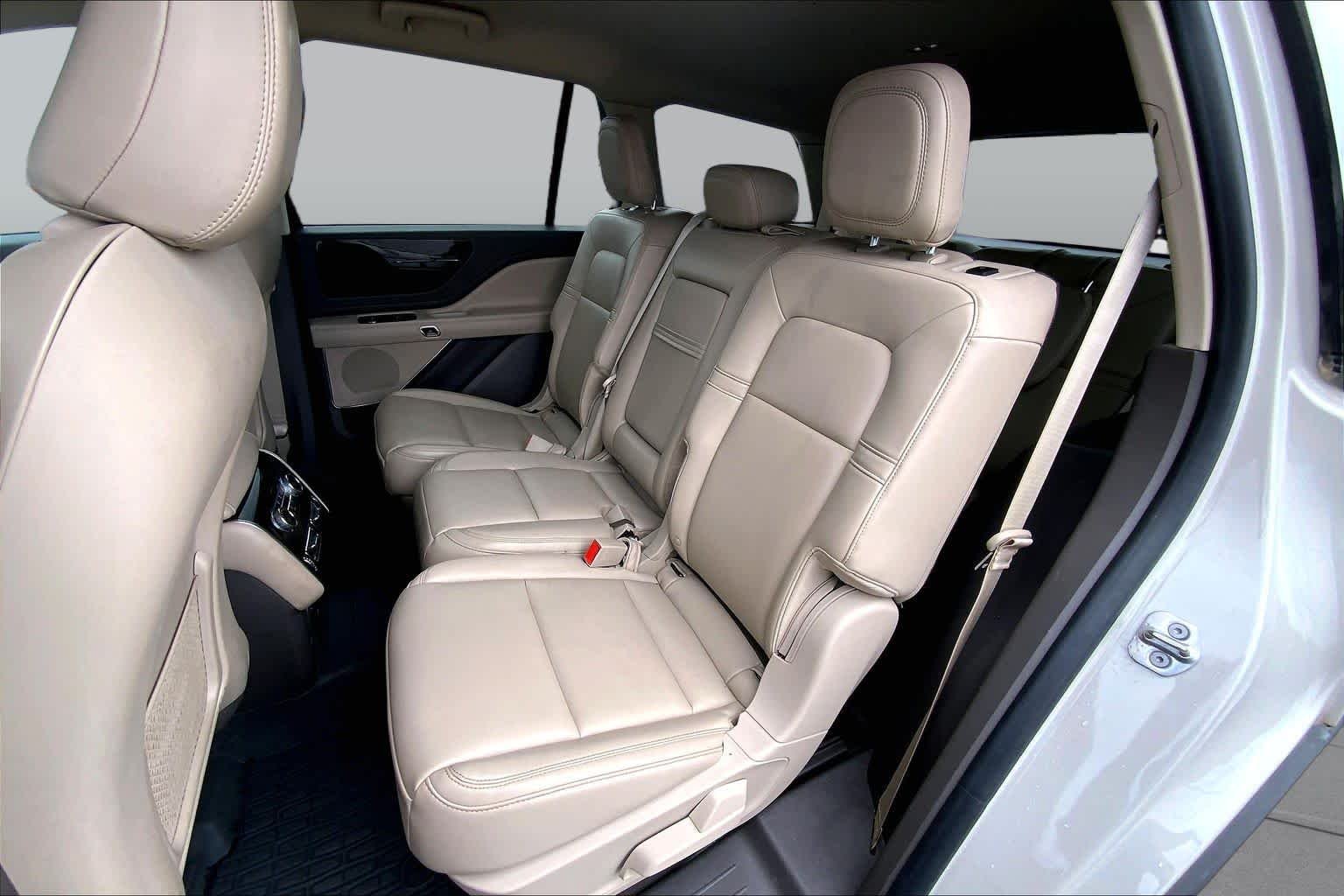 Used 2021 Ceramic Pearl Lincoln Standard image 21