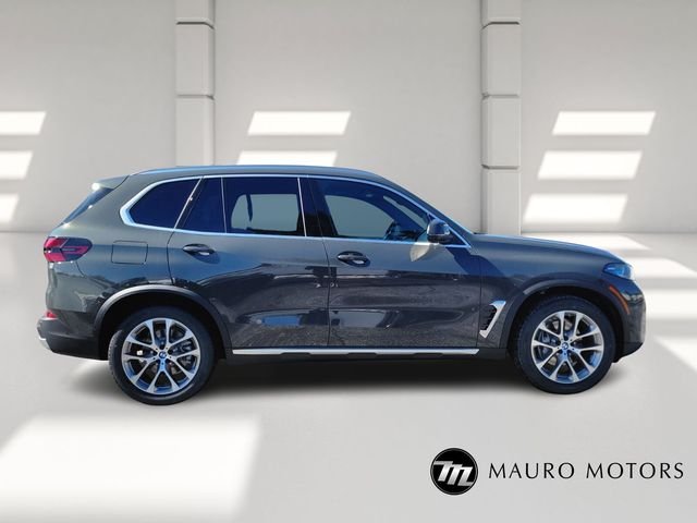 New 2026 Gray BMW xDrive40i image 2