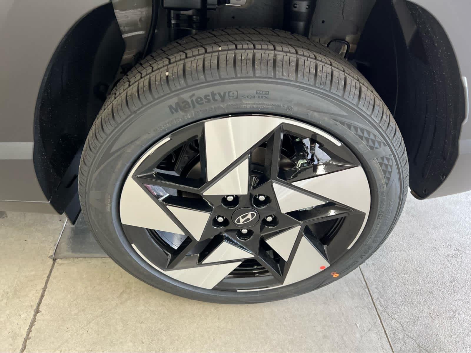 New 2026 Ecotronic Gray Pearl Hyundai Limited AWD image 10