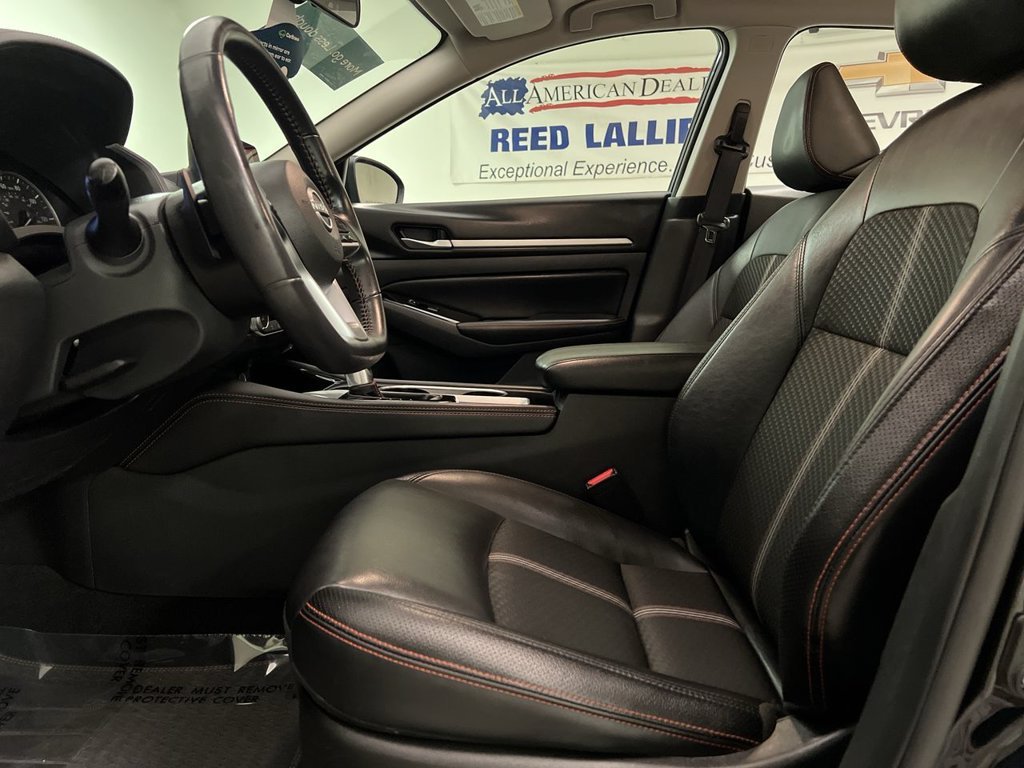 2025 Nissan Altima SR - Photo 11