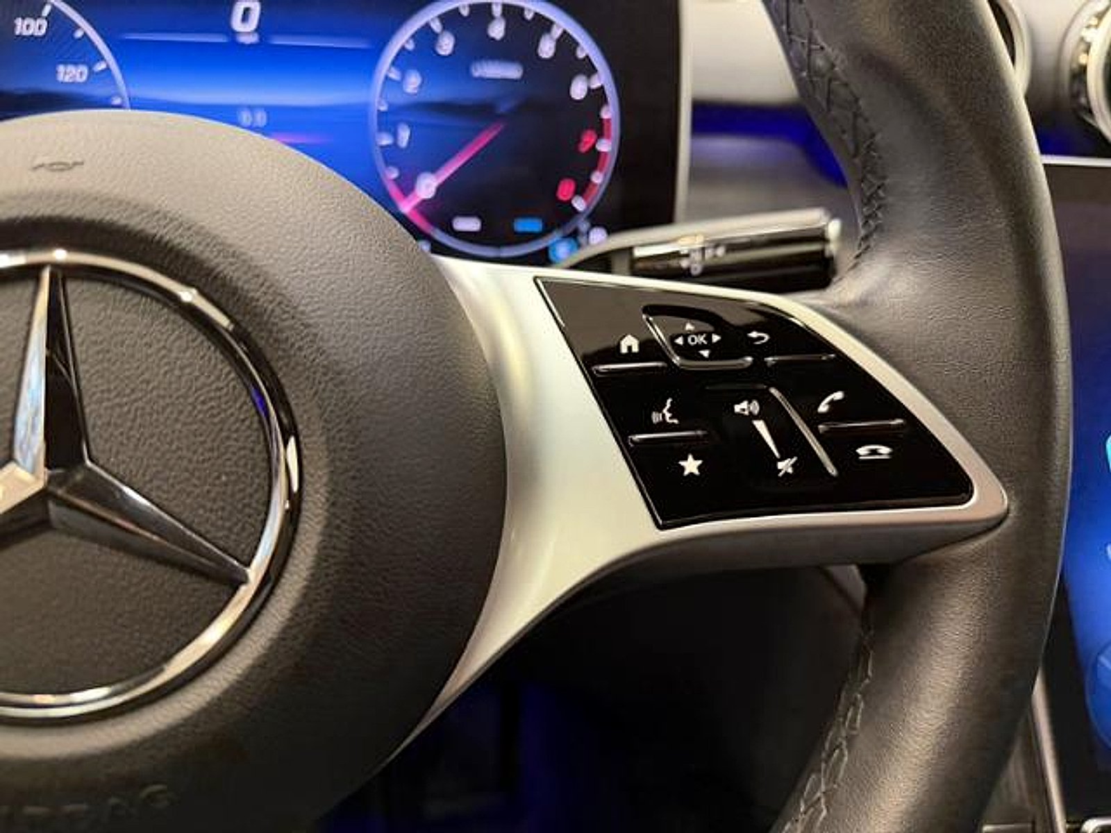 Used 2025 Black Mercedes-Benz  image 18