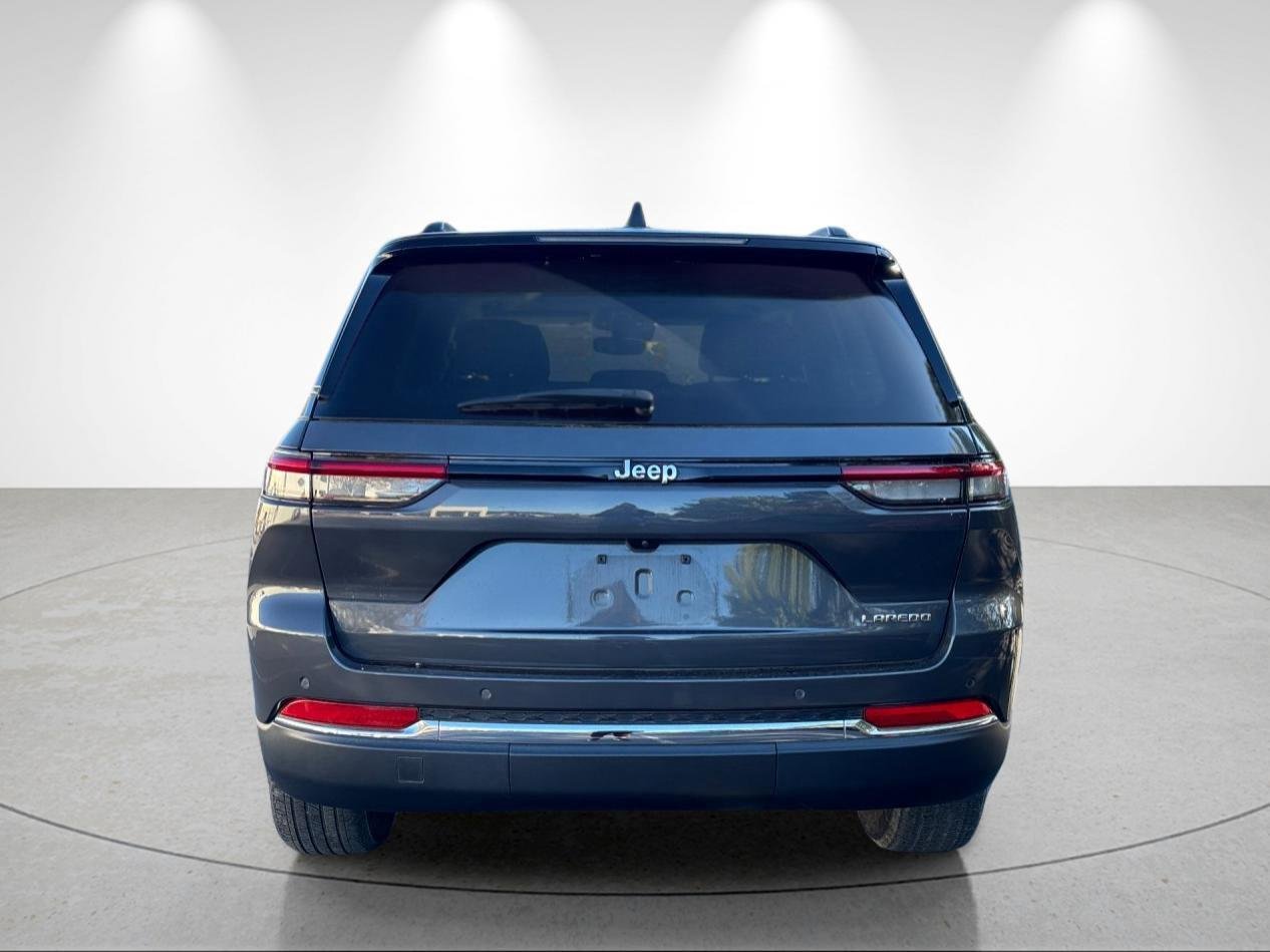 Used 2023 Baltic Gray Metallic Clearcoat Jeep Laredo image 4