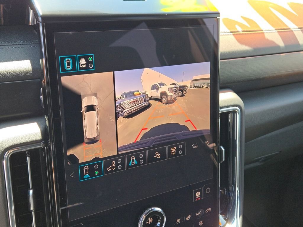 2026 GMC Yukon Denali - Photo 13
