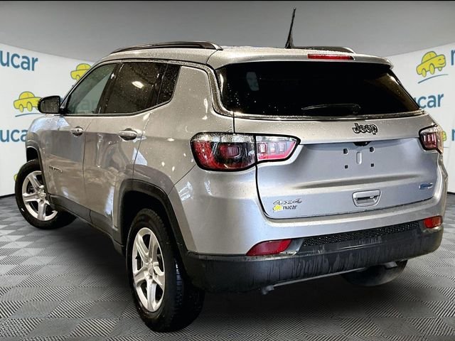 Used 2024 Silver Jeep Latitude image 2