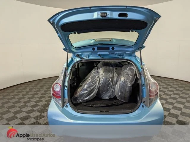 Used 2014  Toyota Two image 42