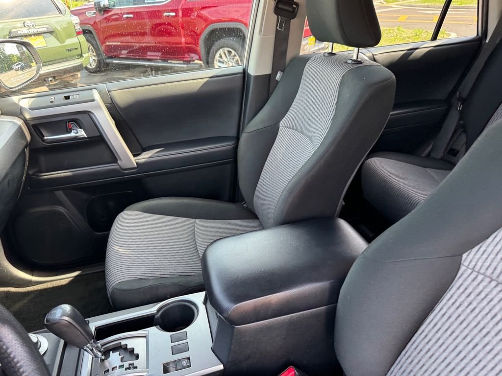 Used 2021 Silver Toyota SR5 image 7