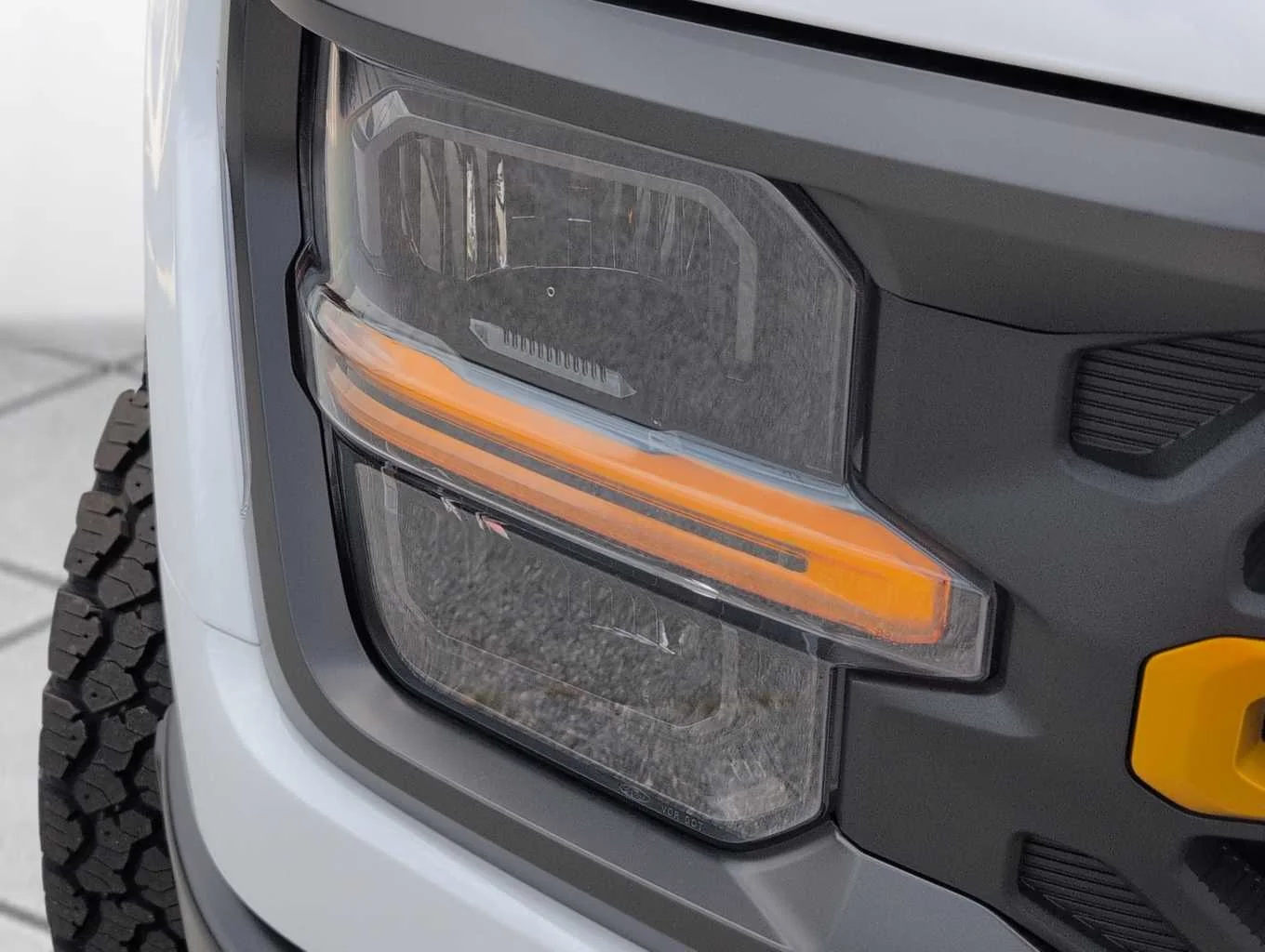 New 2026 Oxford White Ford Tremor image 15