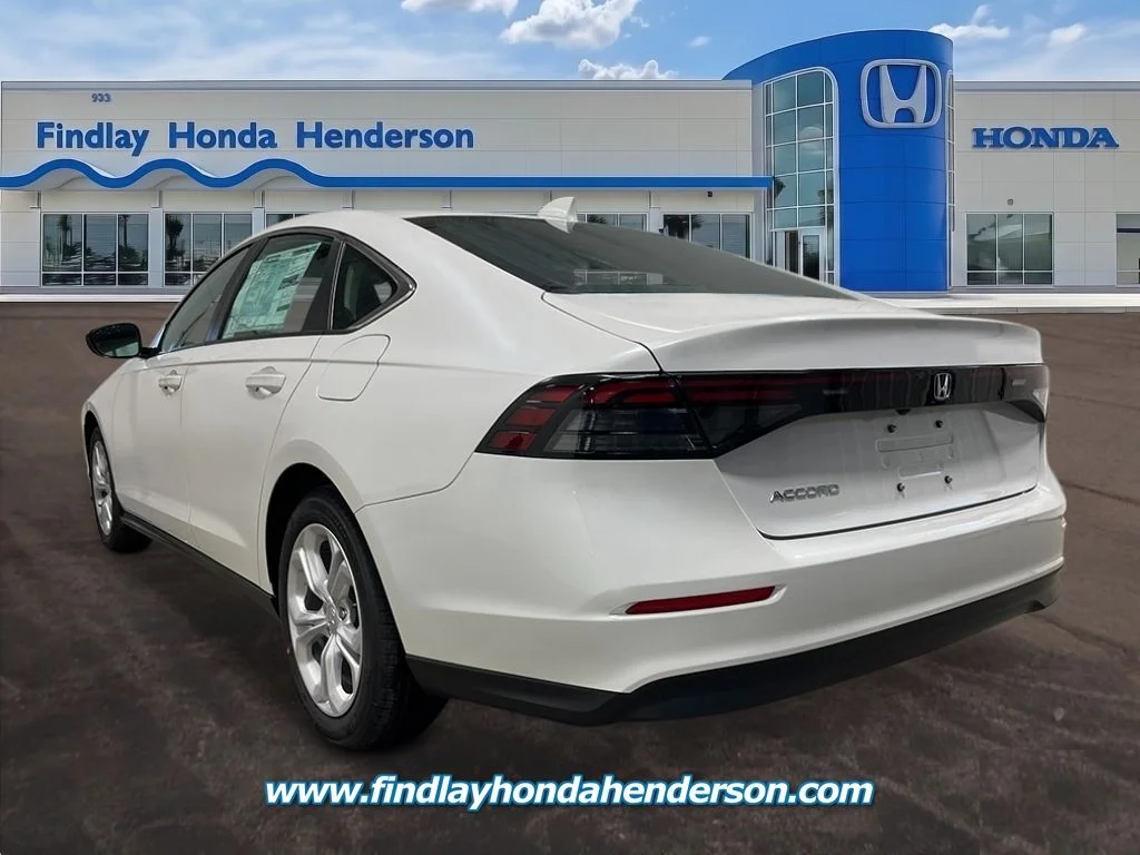 New 2026 Platinum White Pearl Honda LX image 3