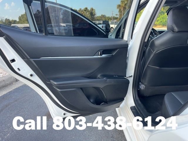 Used 2020 White Toyota SE image 9