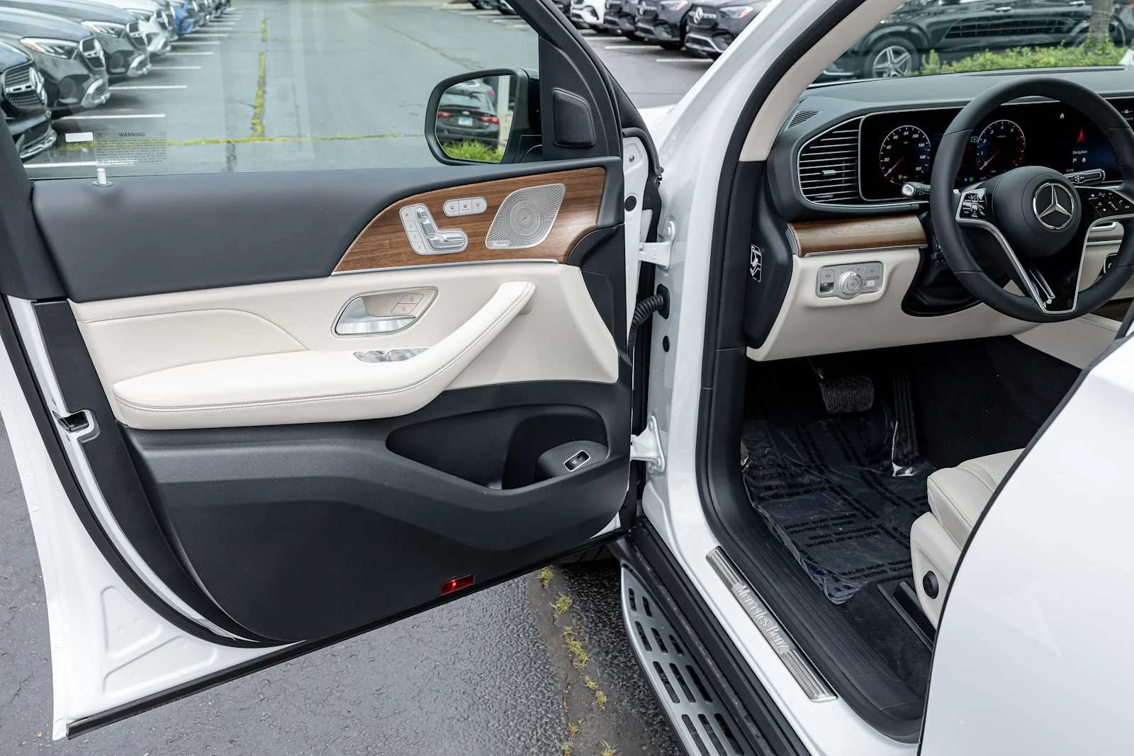New 2026 Polar White Mercedes-Benz GLE 450 image 9