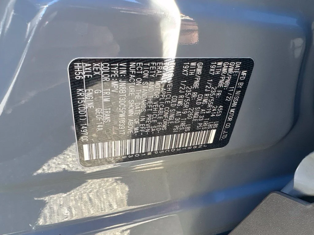 Used 2023 Gray Nissan Platinum image 27