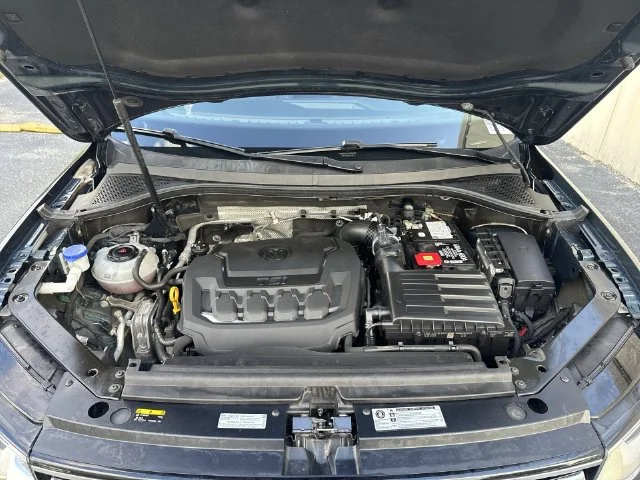 Used 2018 Green Volkswagen 2.0T SE image 32