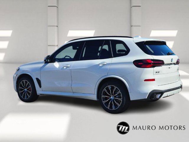 Used 2026 White BMW xDrive40i image 5