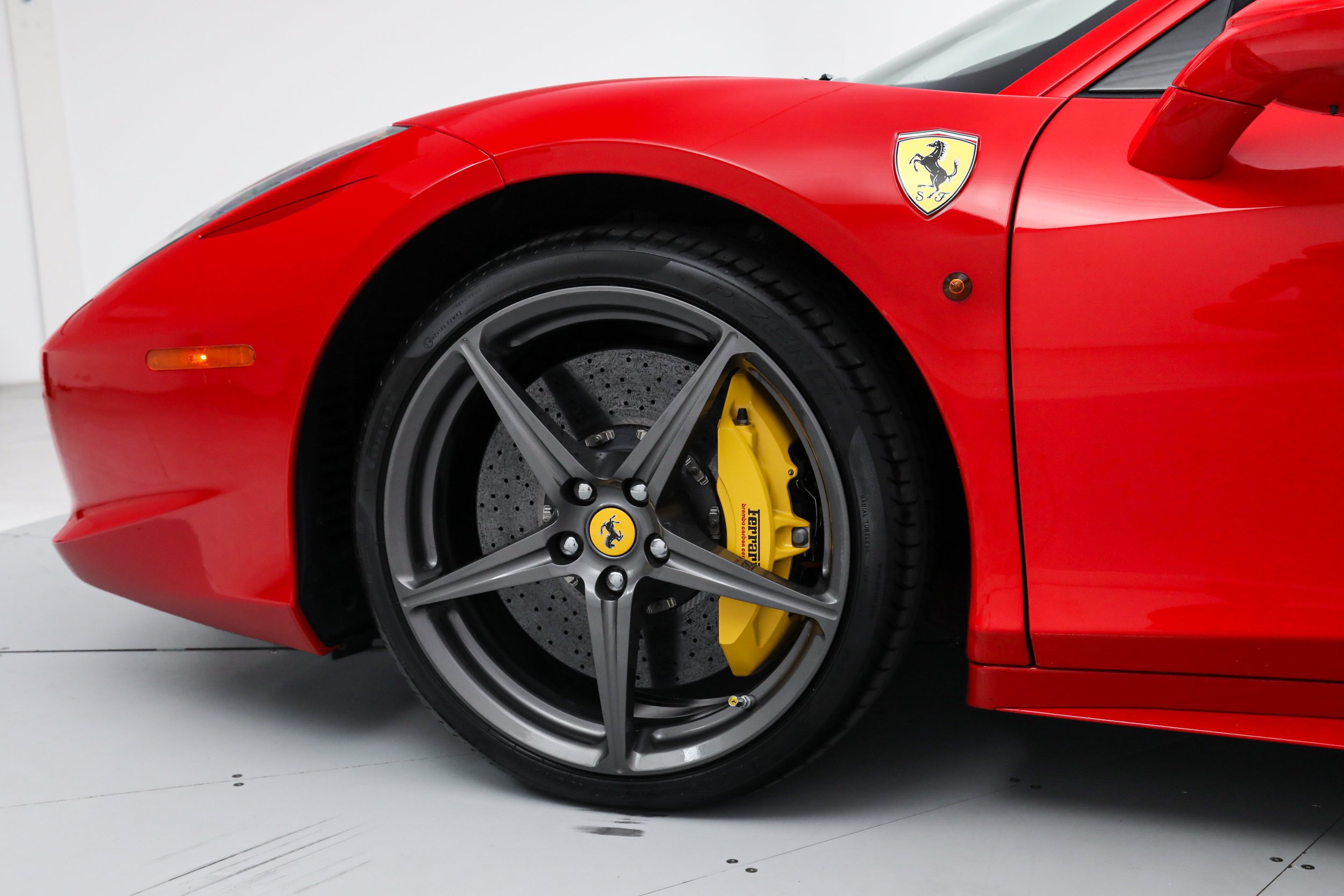 Used 2015 Red Ferrari  image 15
