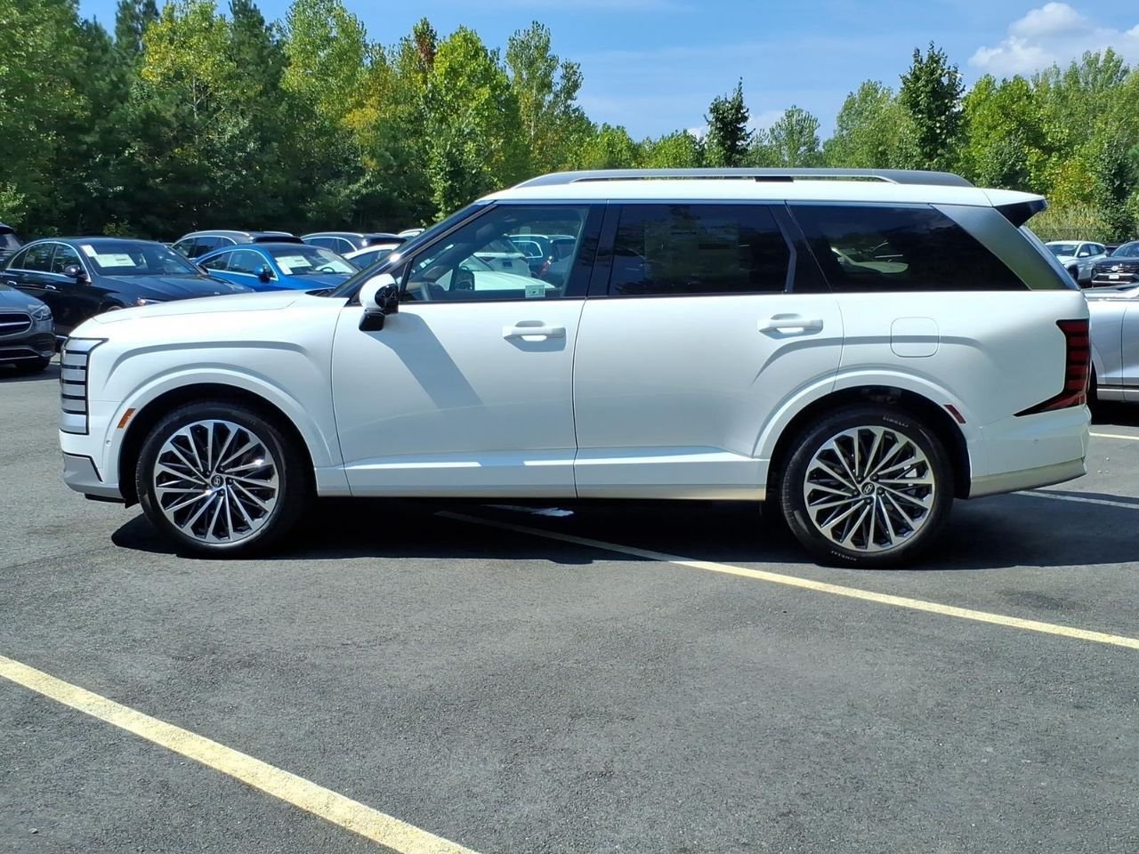 New 2027 Creamy White Pearl Hyundai Calligraphy image 3