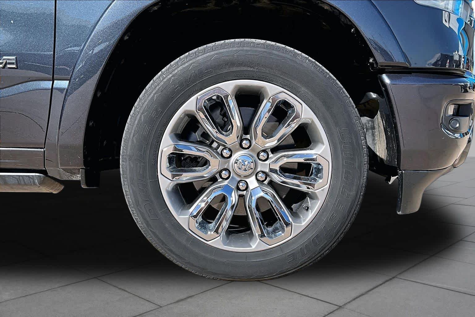 Used 2021 Maximum Steel Metallic Clearcoat Ram Laramie image 10