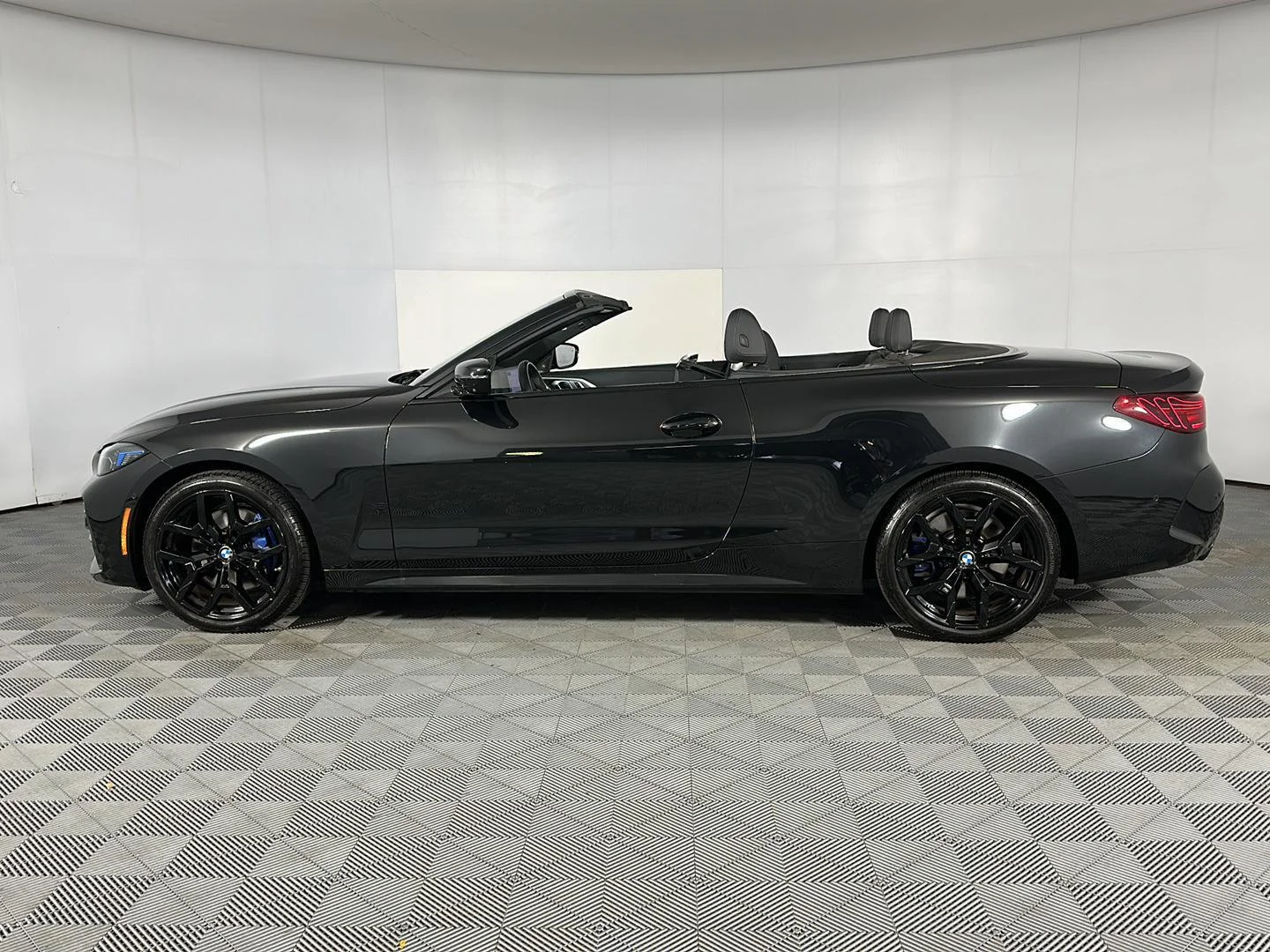 Used 2025 Black Sapphire Metallic BMW 430i xDrive image 5