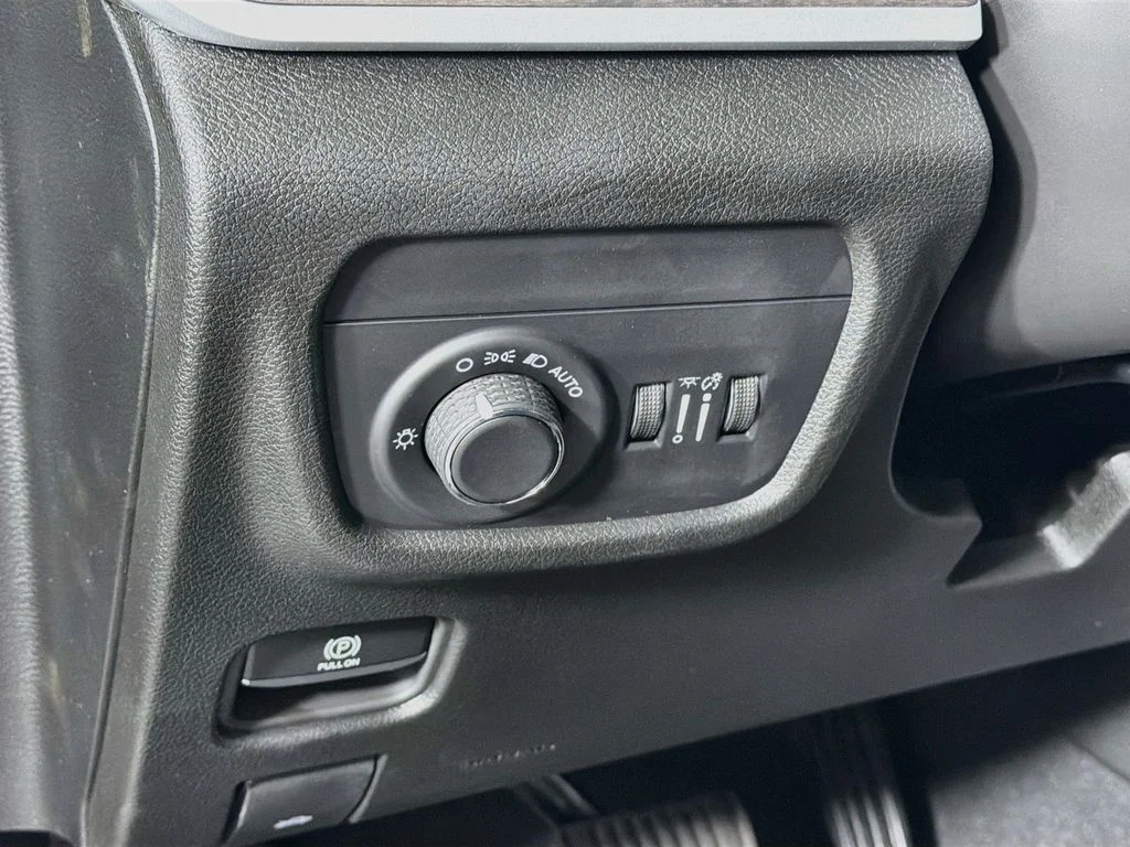 New 2027 Black Jeep Altitude image 10