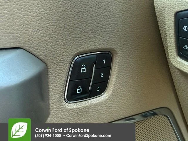 Used 2019 Oxford White Ford Lariat image 21