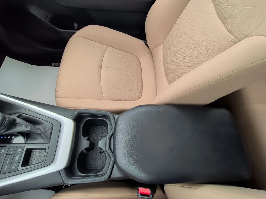 Used 2019  Toyota XLE image 21