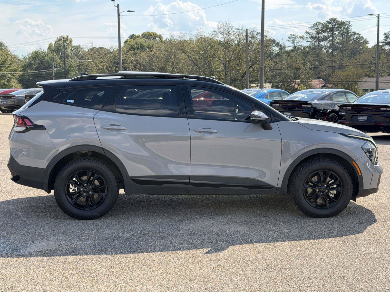 Used 2025 Wolf Gray/Ebony Black Roof Kia X-Pro image 8