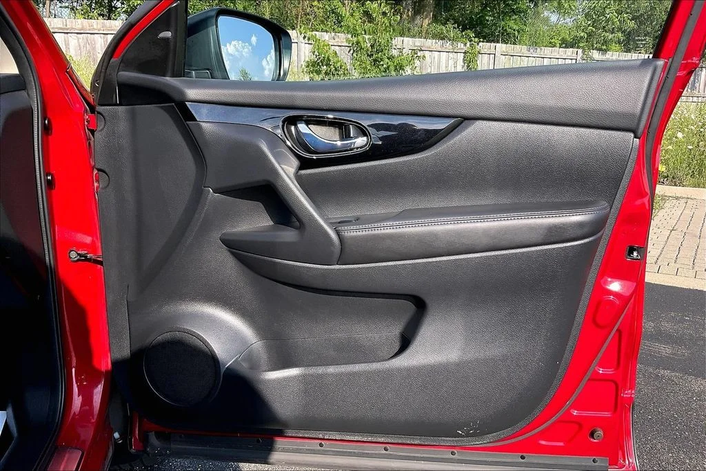 Used 2017 Red Nissan SV image 23