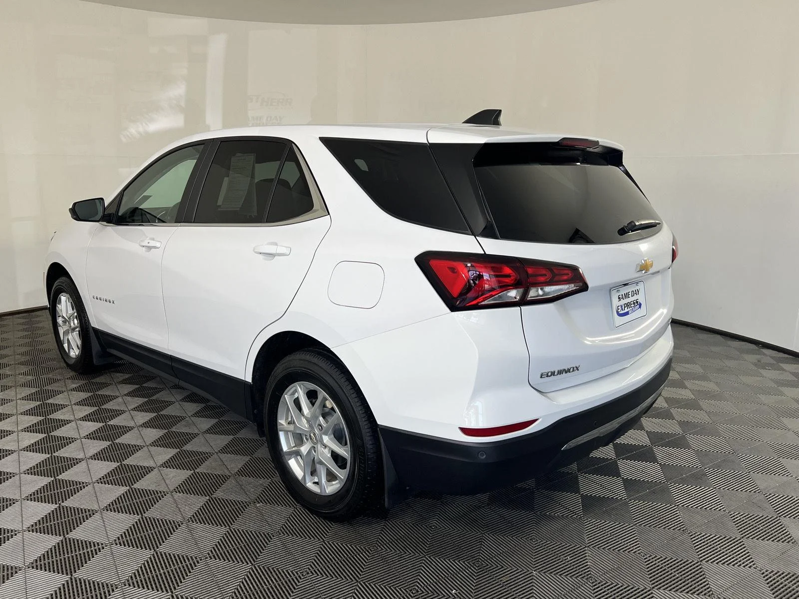 Used 2022 Summit White Chevrolet LT image 26