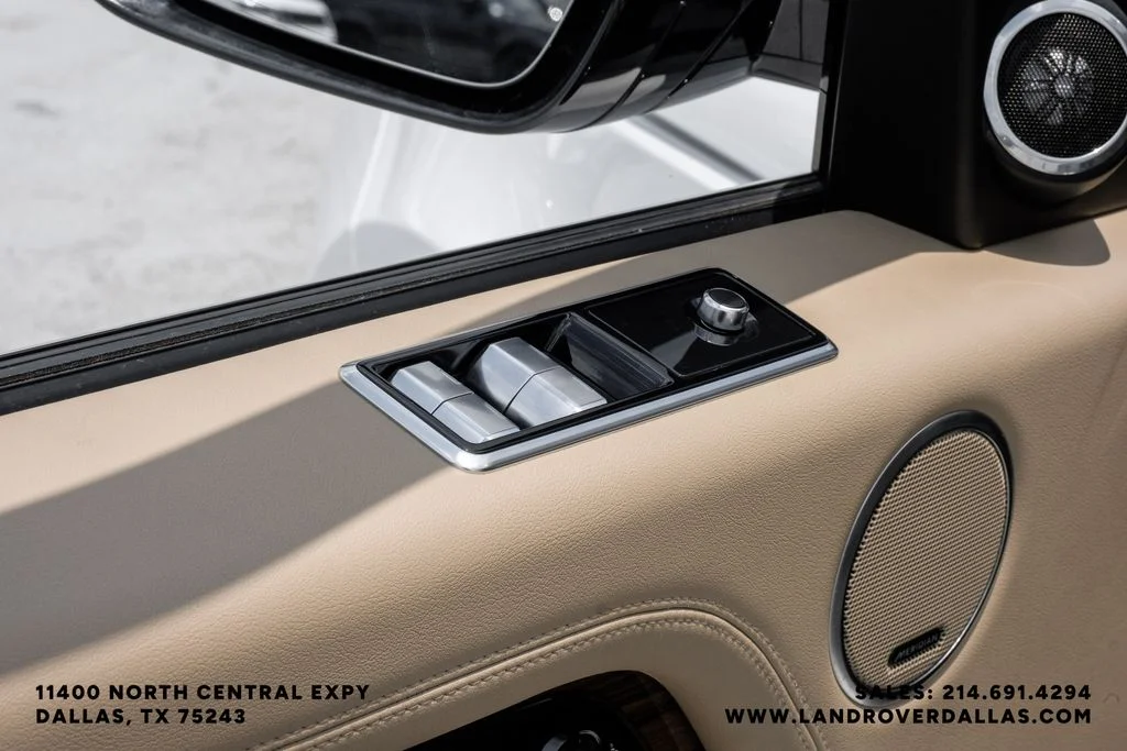 Used 2019 Fuji White Land Rover 5.0L V8 Supercharged image 51