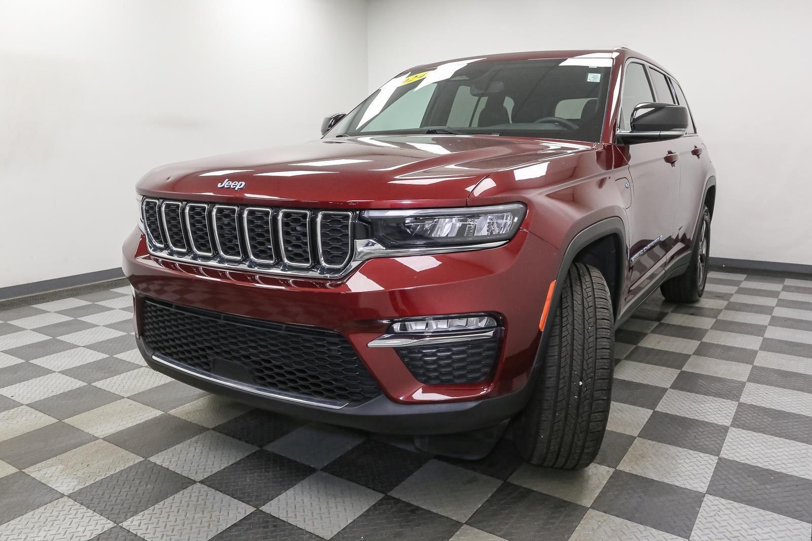 Used 2024 Velvet Red Pearlcoat Jeep LIMI image 4