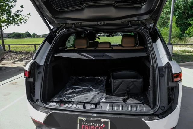 New 2026  Land Rover SE image 62