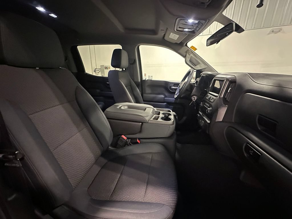 Used 2019 CAJUN RED TINTCOAT Chevrolet Custom image 25