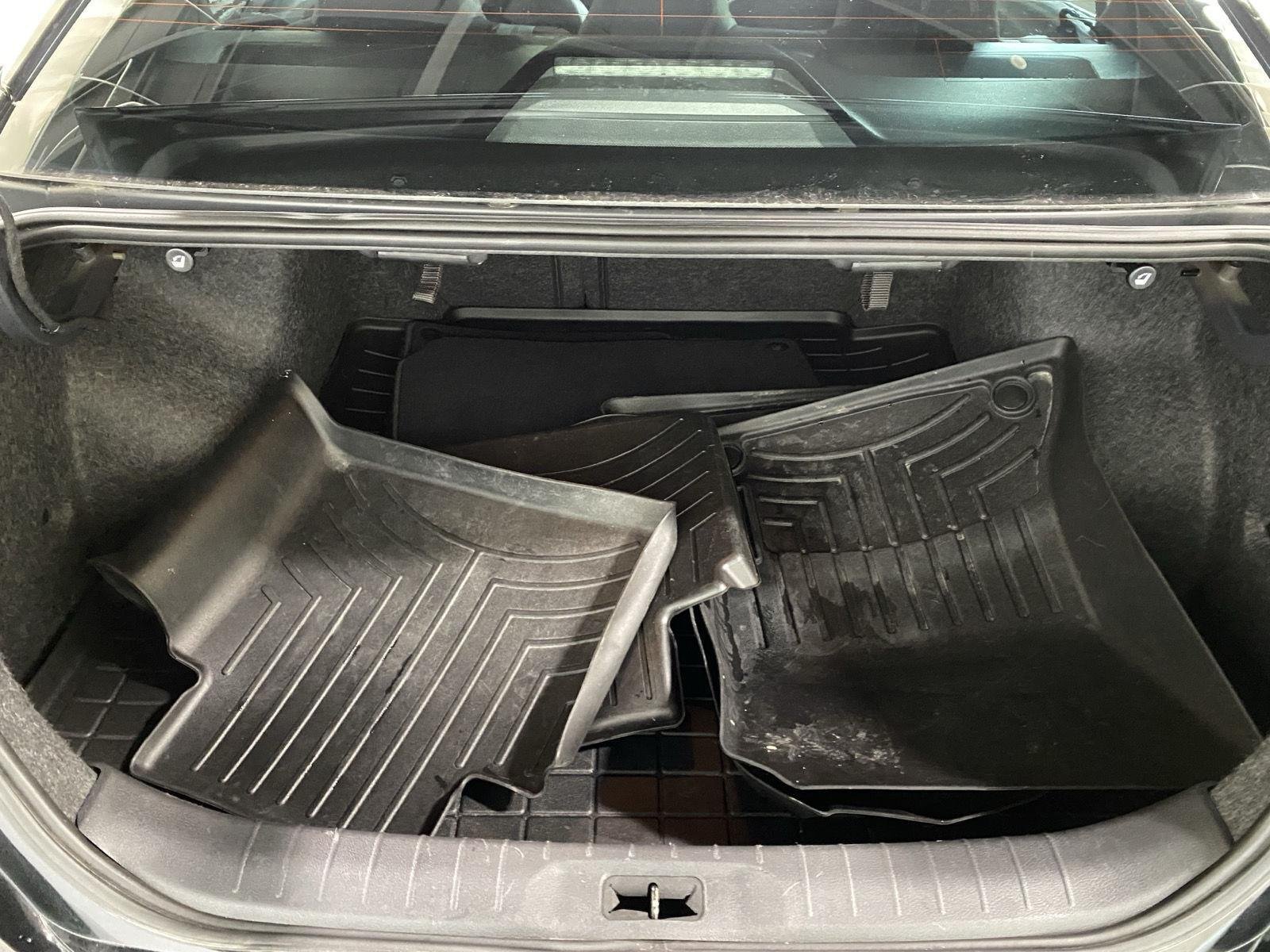 Used 2019 Super Black Nissan 2.5 SL image 14