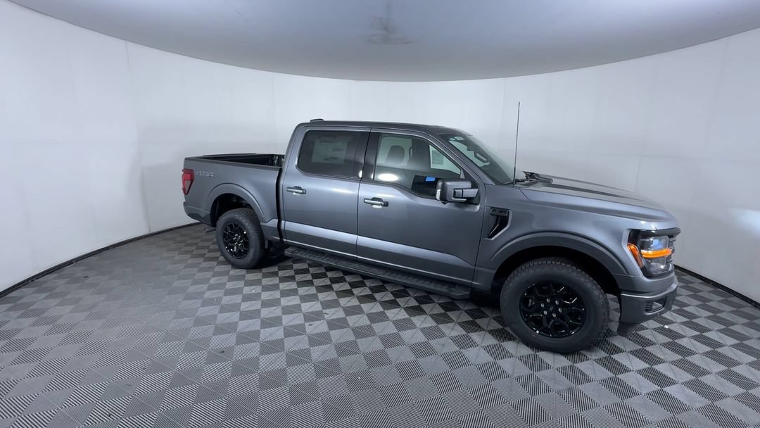 New 2026 Carbonized Gray Metallic Ford XLT image 2