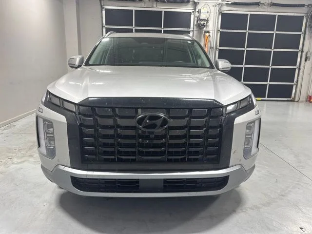 Used 2025 Silver Hyundai SEL Premium image 3