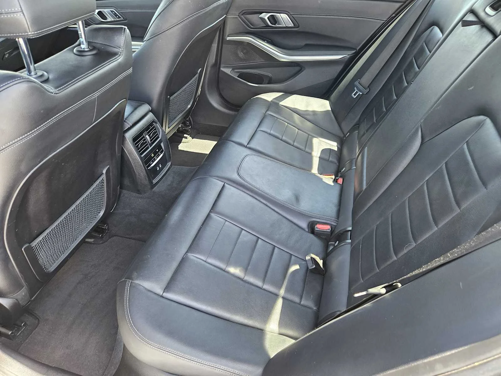Used 2021 Black Sapphire Metallic BMW 330e image 29