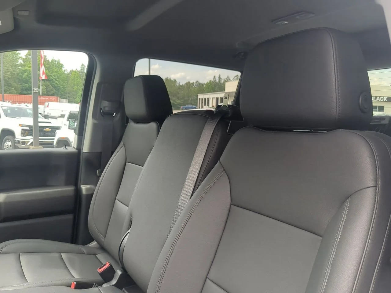 New 2026 Summit White GMC Pro image 18