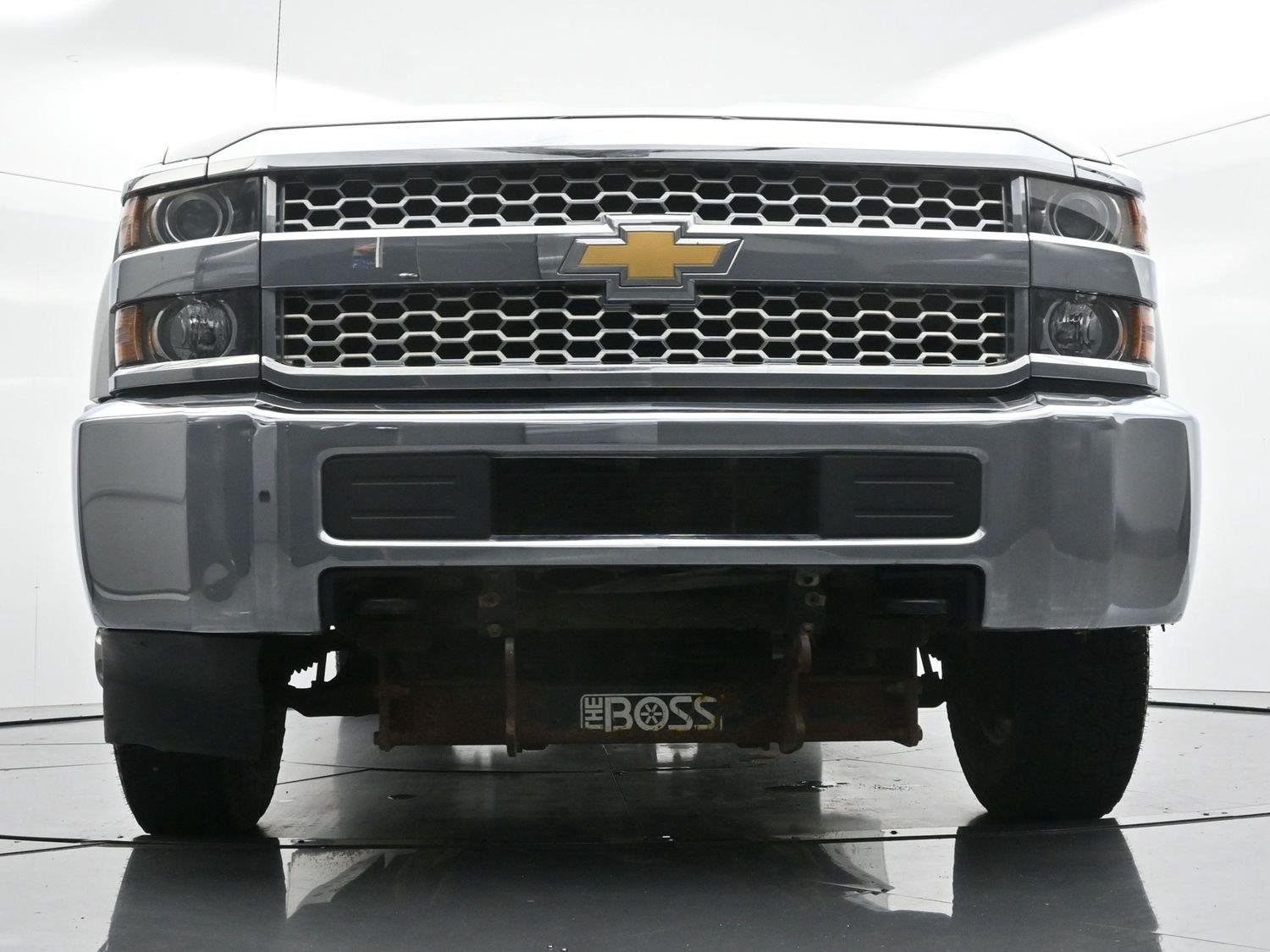 Used 2019 SUMMIT WHITE Chevrolet WT image 42