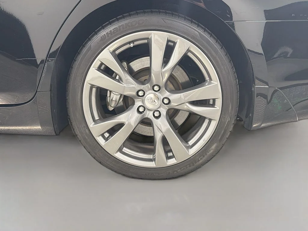 Used 2017 Black Obsidian INFINITI 5.6 image 34