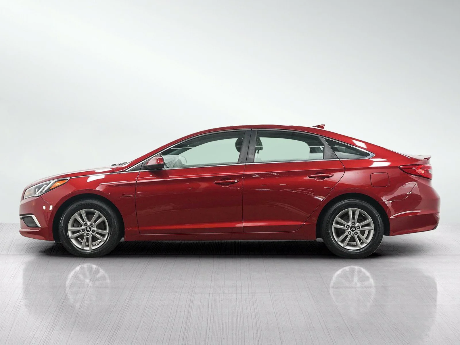 Used 2017 Hyundai Sonata SE with VIN 5NPE24AF8HH536963 for sale in Burnsville, Minnesota