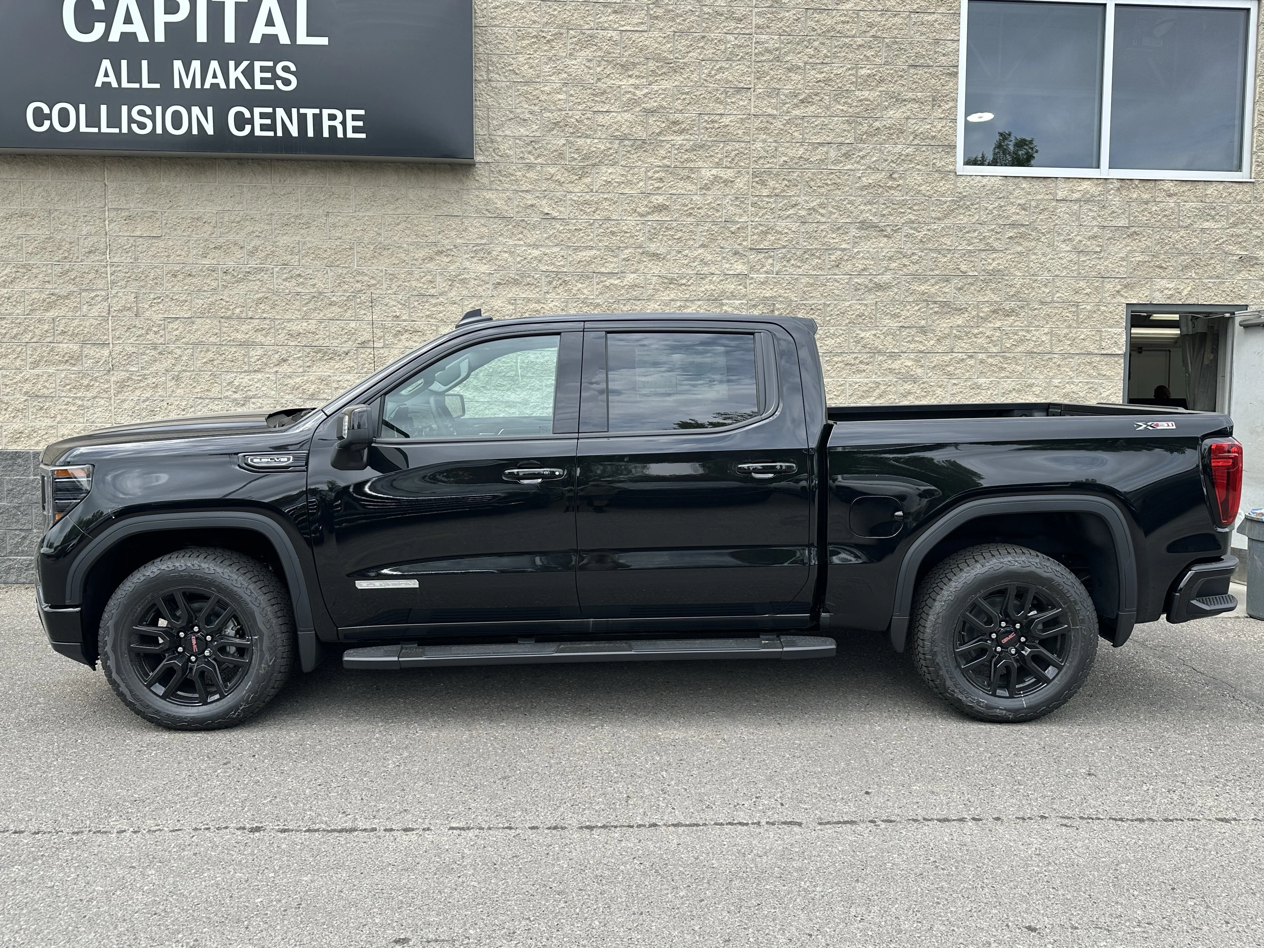 New 2026 Onyx Black GMC Elevation image 3