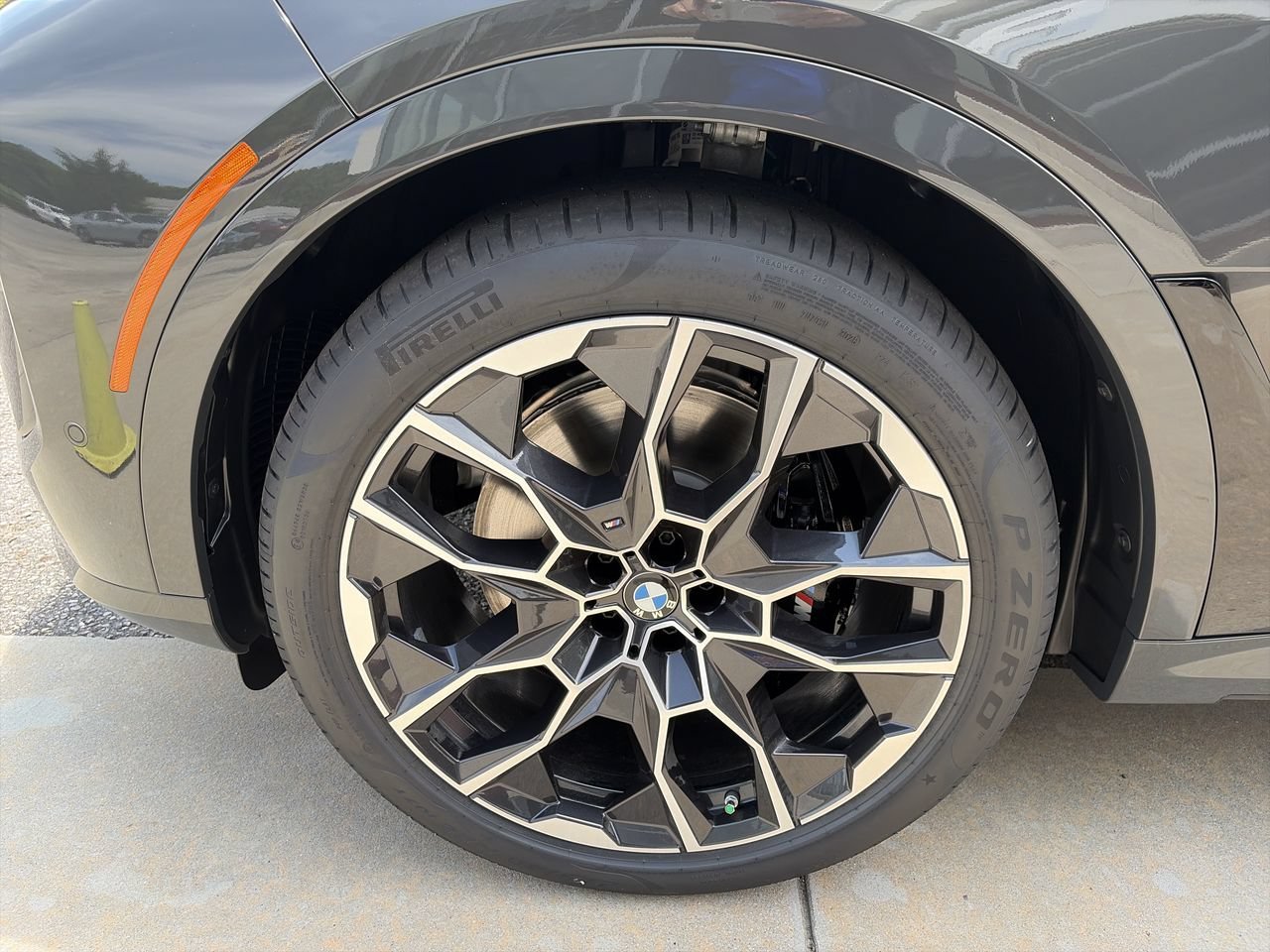 New 2027 Dravit Grey Metallic BMW xDrive40i image 13