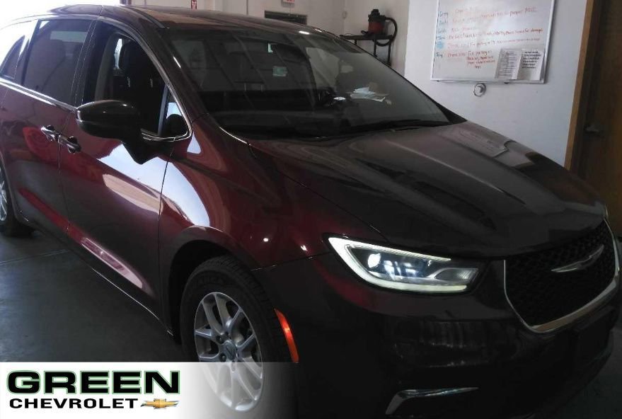 2023 Chrysler Pacifica's photo