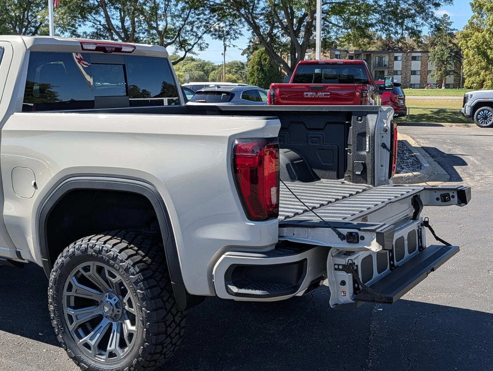 2026 GMC Sierra 1500 AT4 - Photo 6