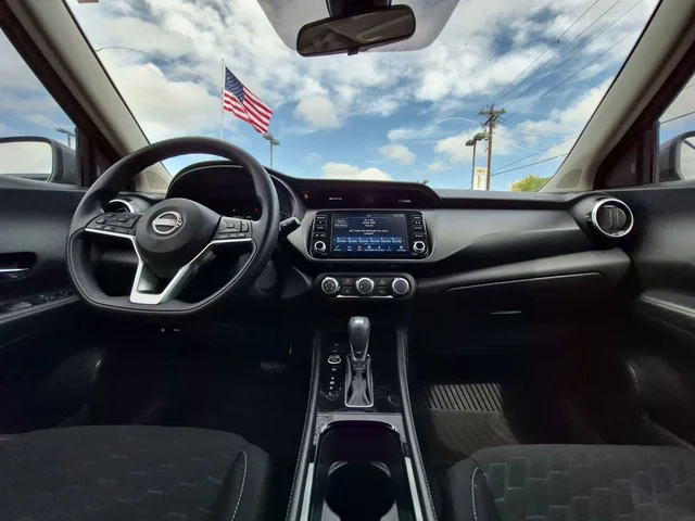 Pre-Owned 2023 Nissan Kicks SV