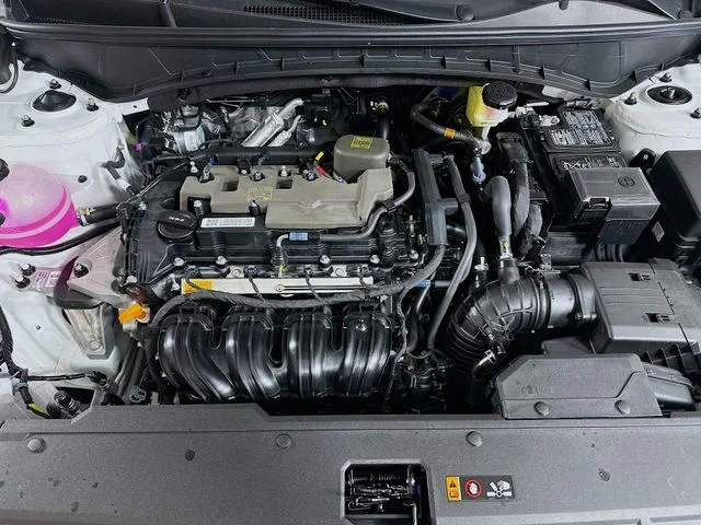New 2026 White Hyundai SE image 21