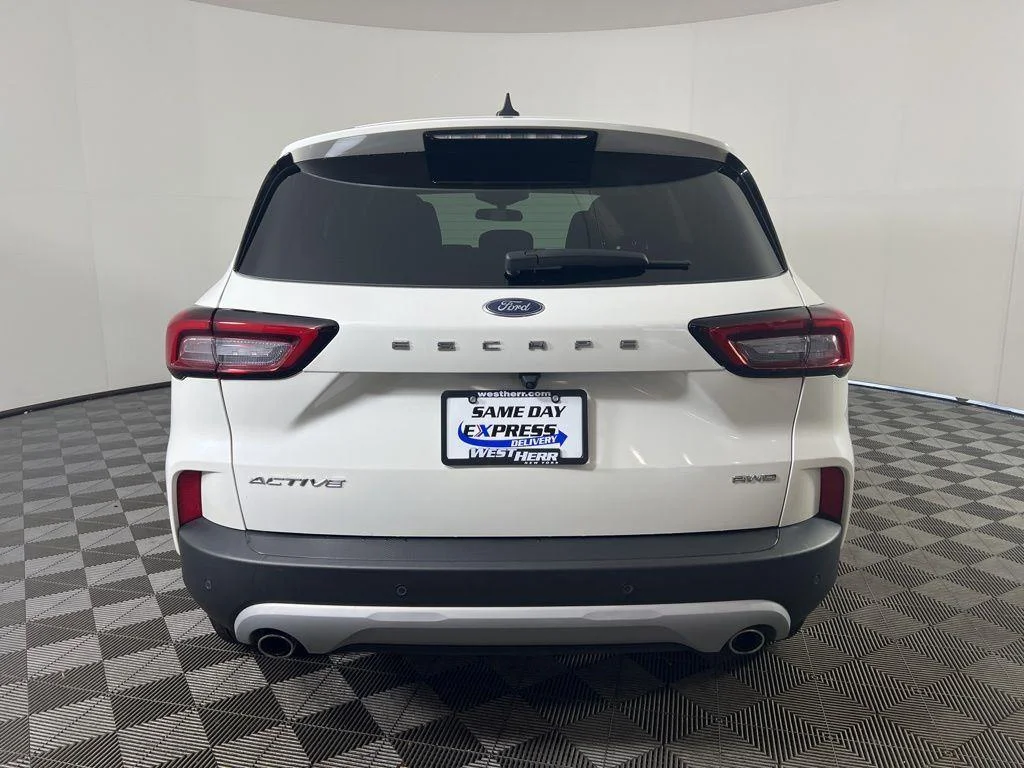 Used 2023 White Metallic Ford Active image 5