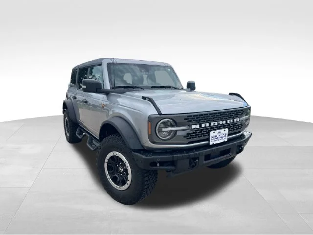 Used 2023 Silver Ford Badlands image 14