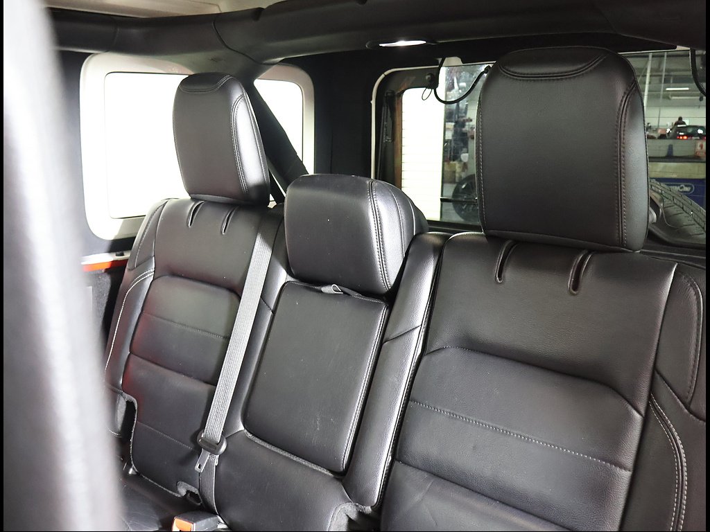 Used 2019 RED Jeep Sahara image 11
