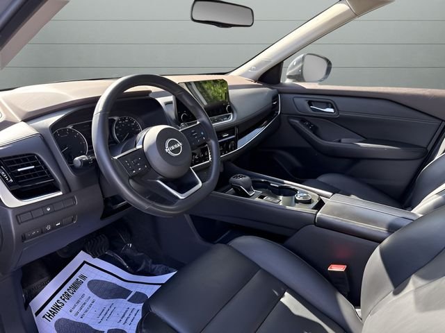Used 2023 Gray Nissan SL image 9